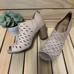 🌷Clark’s🌷 Peep Toe Heeled Court Shoes